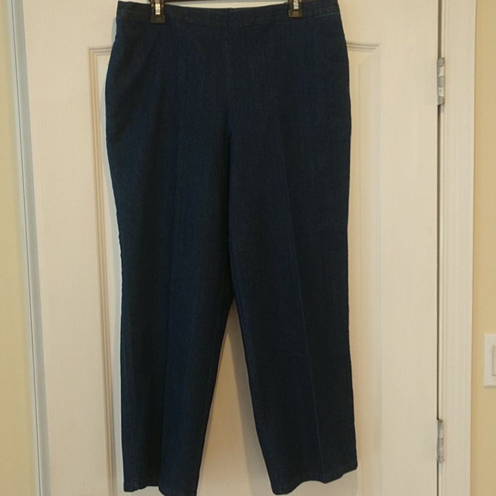 Women's elastic waist jeans